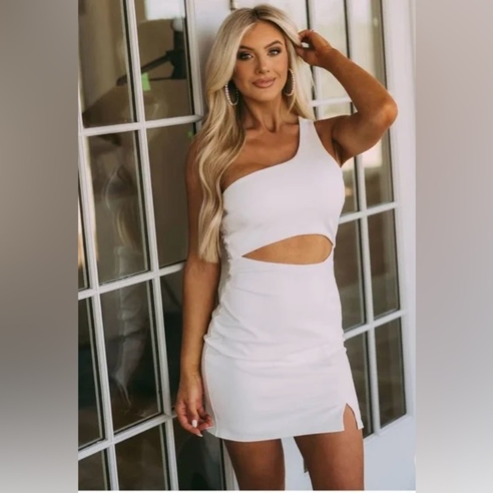 THESE THREE BOUTIQUE bride to be mini dress- white